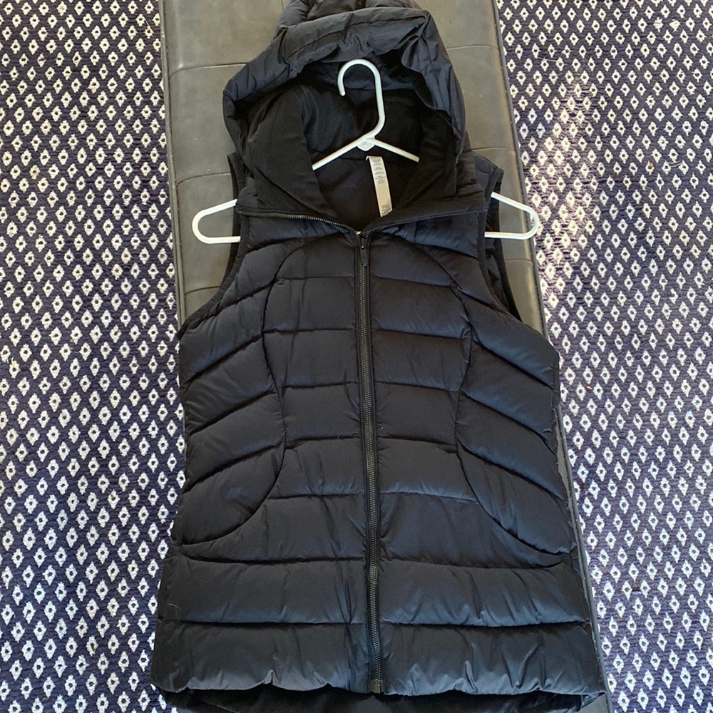 Lululemon black vest size 8